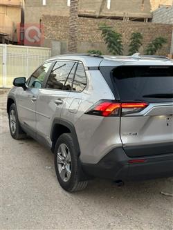 تۆیۆتا ڕاڤ 4